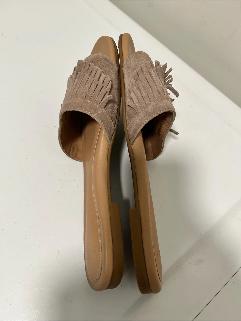 Ugg Binx Suede Fringe Sandals Tan Size 9.5